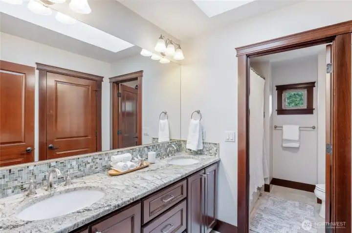 Upper level full bathroom