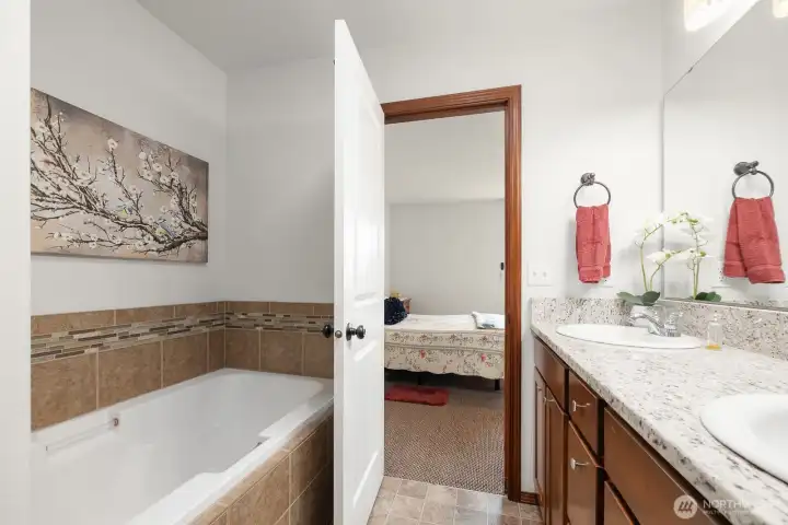 Primary Suite with Walk-in-Closet & 5-Piece Bath