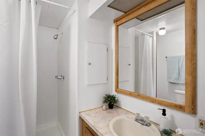 Bathroom off of primary