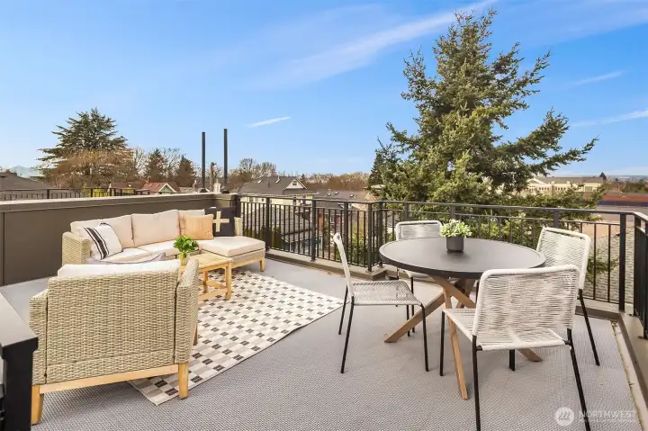 rooftop deck with Cascade Mountain views