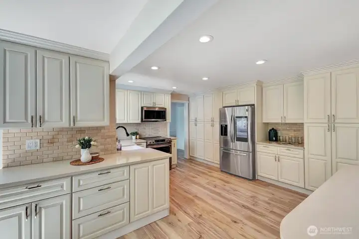 Plenty of cabinets too.