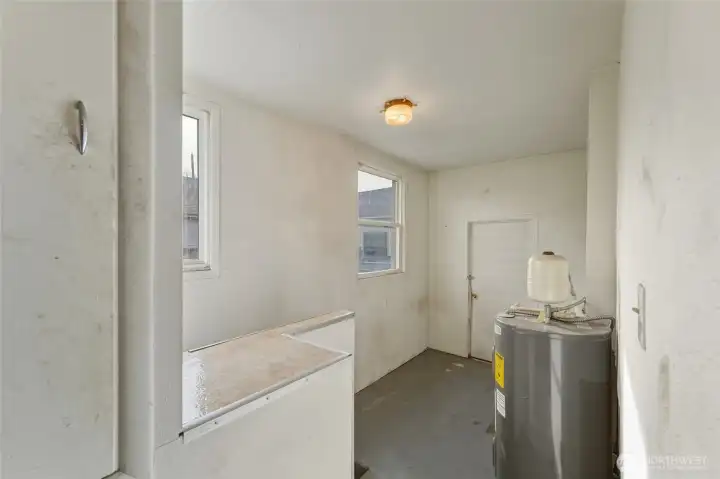 Stairs to Utility Room - 444 ½