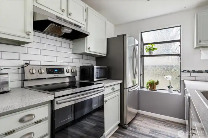 Light filled kitchen with bay window