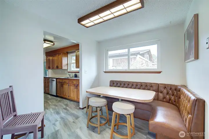 Nicely connected to the kitchen