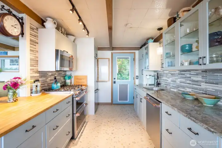 Well appointed galley kitchen