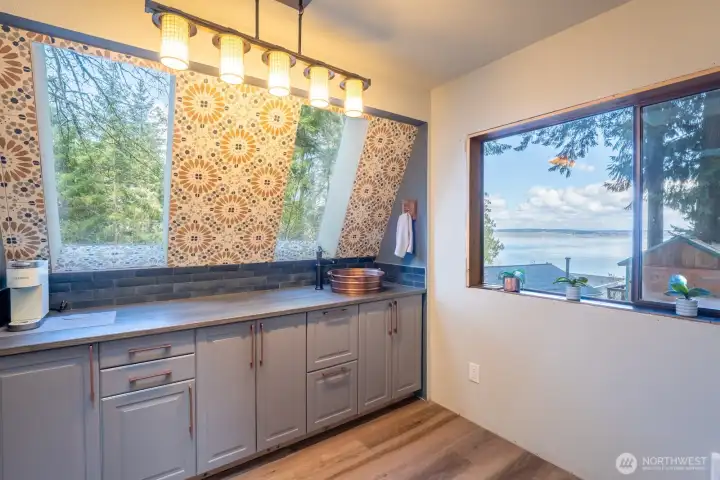 Loft studio with inspiring views and a versatile space for creativity or work