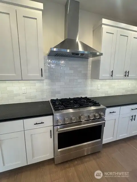 Commercial grade 6 burner gas range with oven