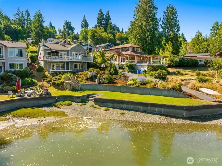 Wow! We don't see bulkheads like this too often. Nice, grassy and flat landing spot for all of your waterfront adventures!