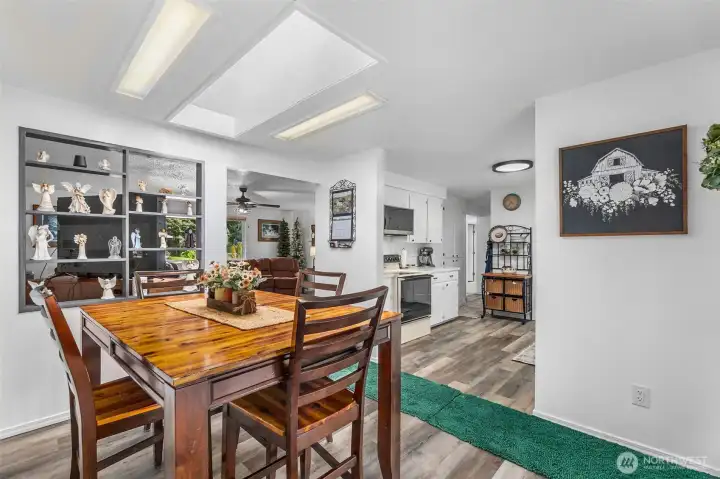 Bright eating area ideal for casual meals or gatherings.