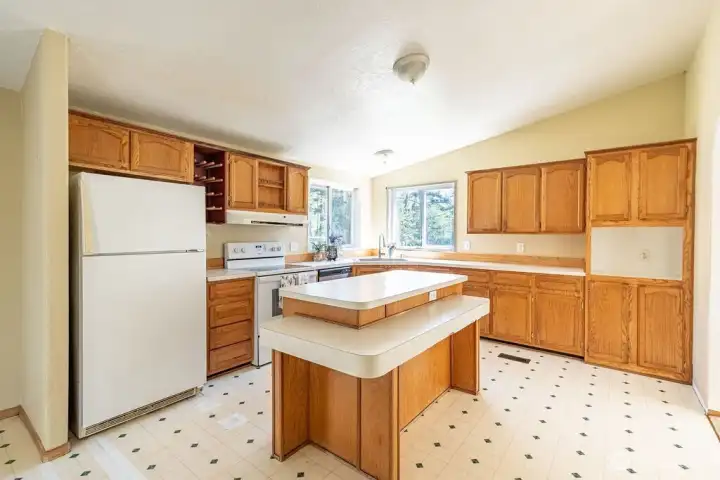 Kitchen. with lots of storage space.