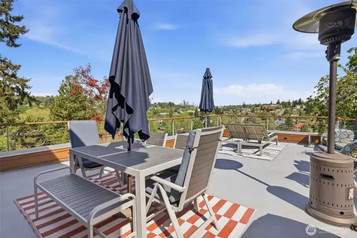Top floor deck off the family room.