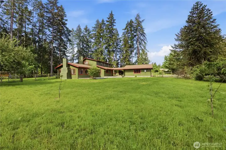 Large back yard fully fenced