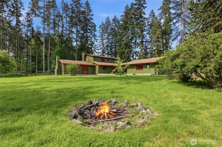 Large back yard fully fenced
