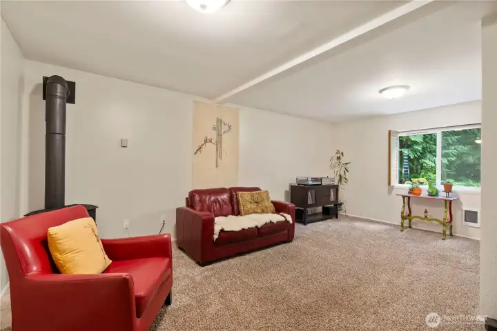 3rd bedroon downstairs 3rd bedroon downstairs