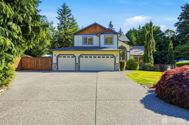 Check this beautiful house in a wonderful neighborhood, Centennial Trails! Check this beautiful house in a wonderful neighborhood, Centennial Trails!