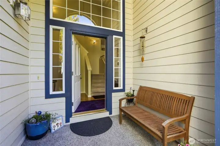 Ample room for your welcome bench for guests. Ample room for your welcome bench for guests.