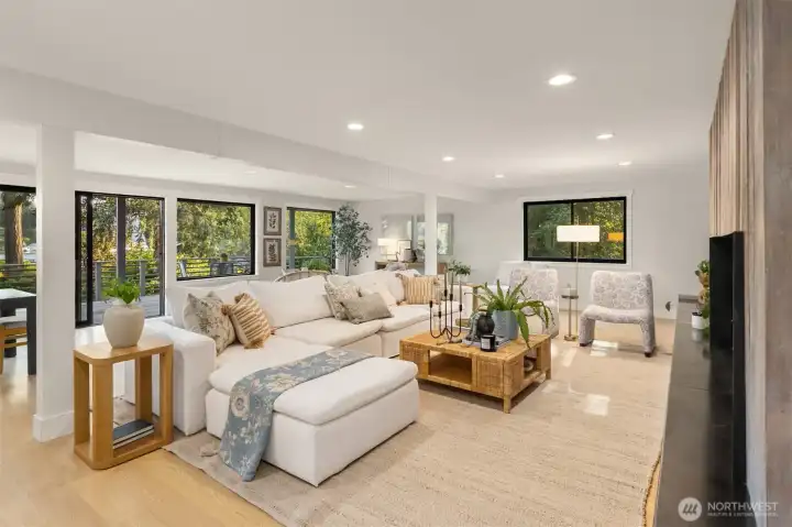 Gorgeous interiors, open and airy with so much room for living and entertaining!