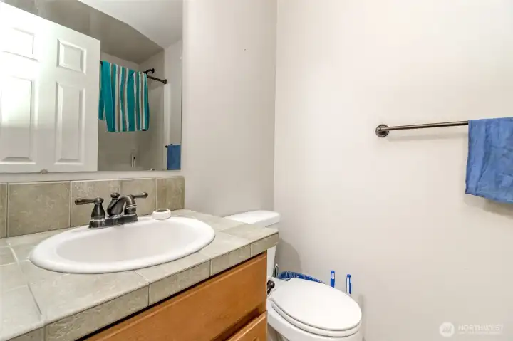 2nd Bathroom 2nd Bathroom