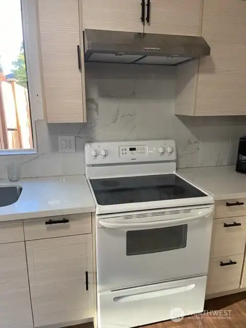 Kitchen - lower level Before tenant Kitchen - lower level Before tenant