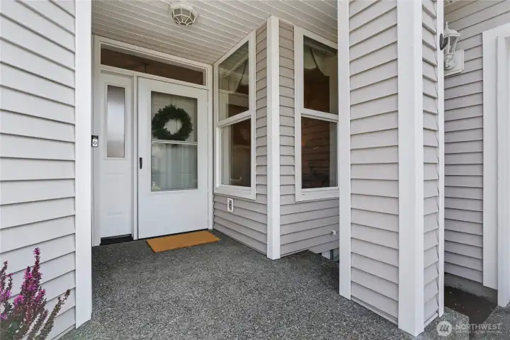 Come experience the popular Chambers Garden community.