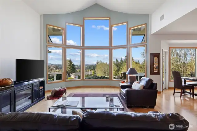 Stunning Territorial & City Views.