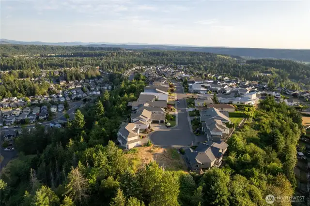 This stunning lot offers the very best in territorial and mountain views.