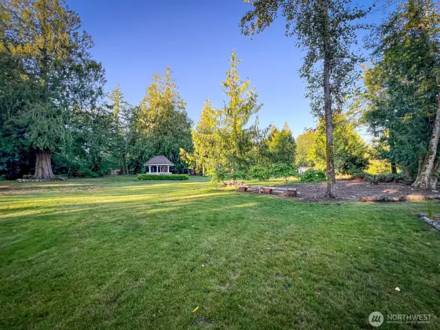 Nearly 5 acres of mostly flat, enjoyable land