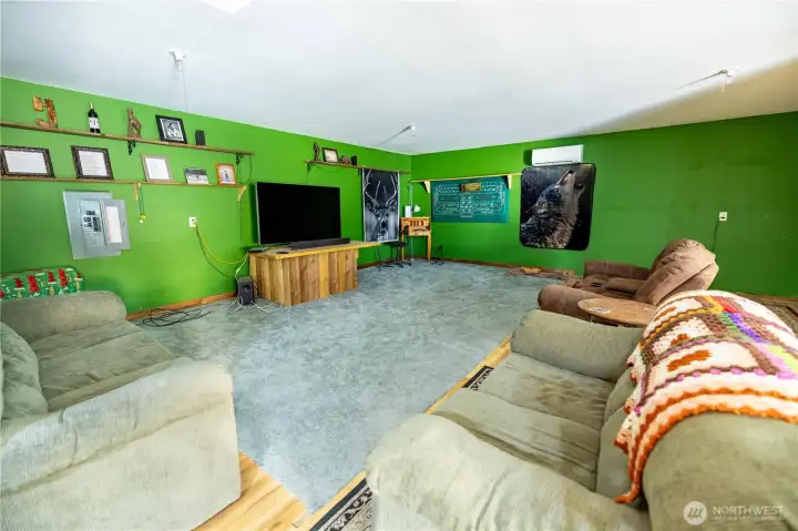 apartment in shop family room