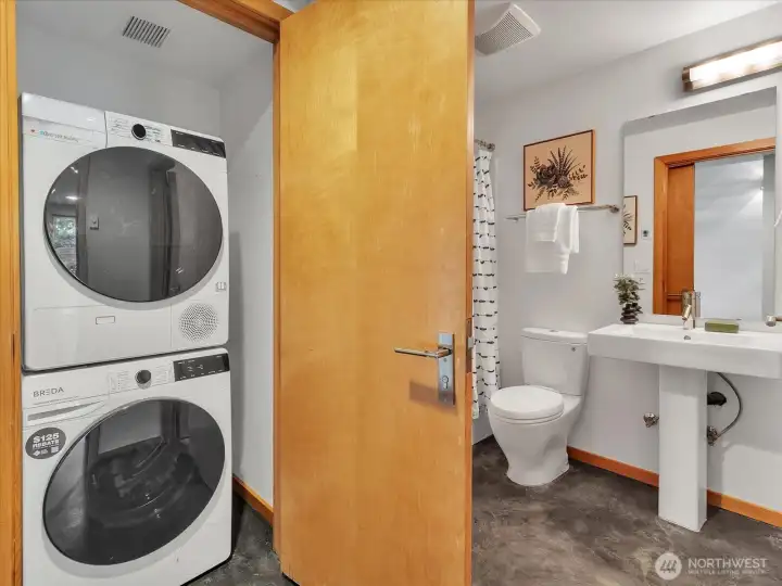 Laundry conveniently located across from bedroom
