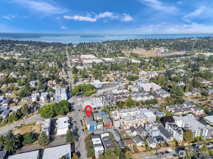 Puget Sound and Lincoln Park are just a short trip away