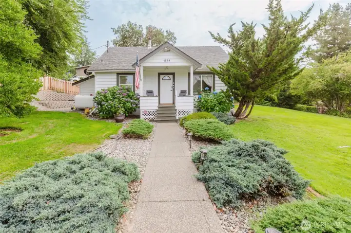 Currently used as a short-term rental, this home offers flexibility, comfort, and charm in a beautiful natural setting.