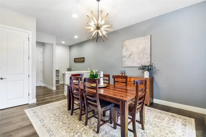 Another view of the dining room with that shows the built in desk area!