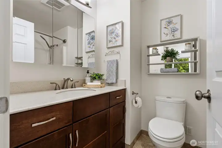 Primary bathroom ensuite Primary bathroom ensuite