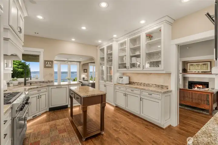 Party sized kitchen Party sized kitchen