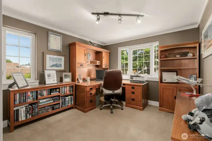 2nd Guest room being used as an office 2nd Guest room being used as an office