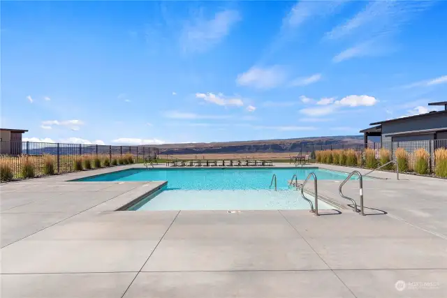 The community pool and hot tub, a true oasis with its breathtaking 180-degree views of the majestic Columbia River.