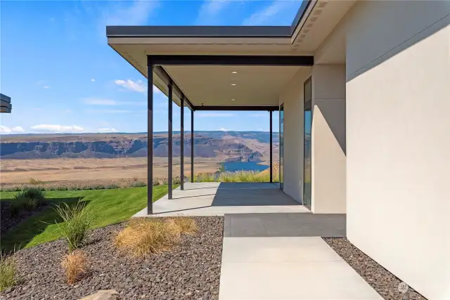 Welcome home to stunning Columbia River views! Breathtaking first impression as you approach the front door.