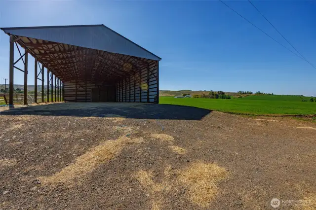 Commercial Pole Barn - 600 ton capacity.