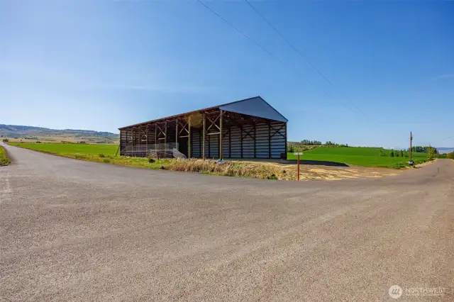 Located on the SE corner of the property at Weaver Rd and High Ranch Road, this commercial pole barn offers a massive 600-ton capacity. Perfect for heavy storage, equipment, or agricultural use. A fantastic addition for business or operational needs!