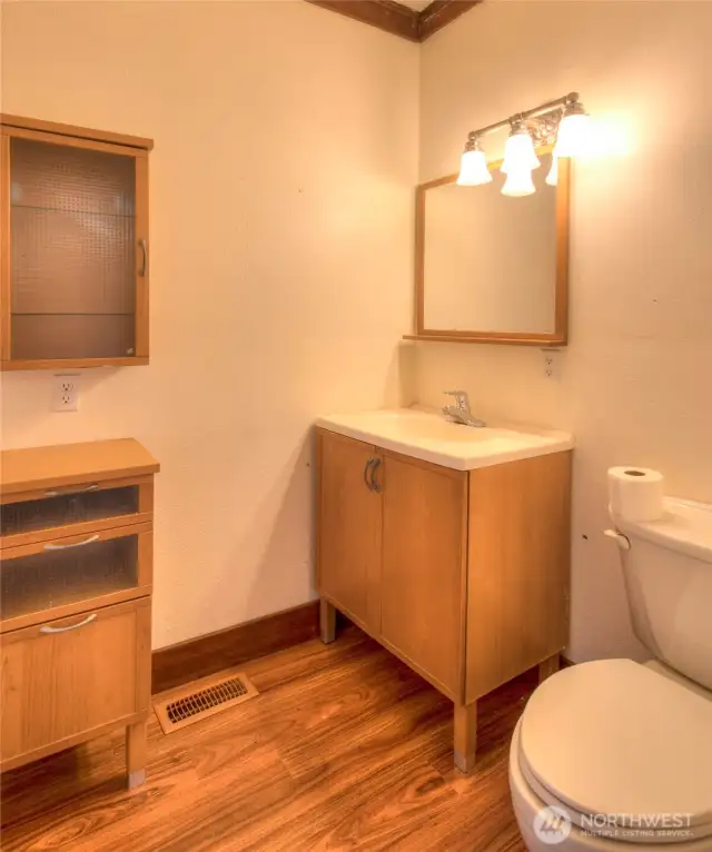 1/2 bath on main