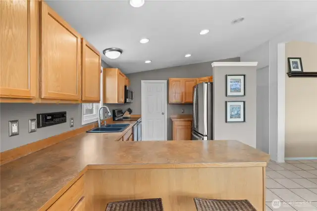 Kitchen all appliances included.
