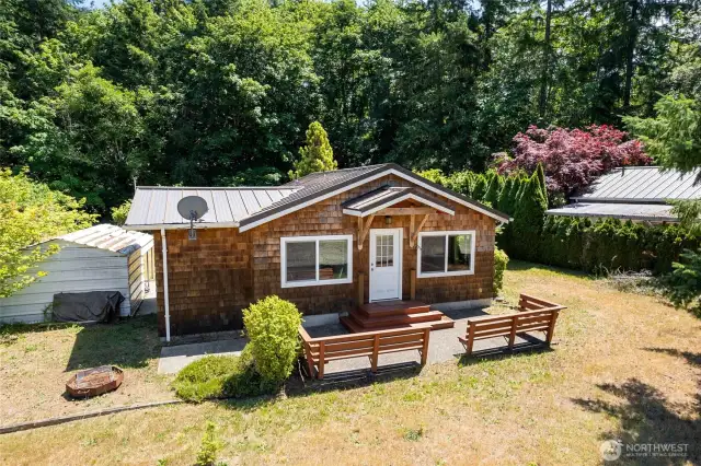 Cabin #2- 2 bdrm, 3/4 bath