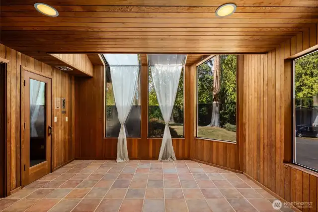 Sun room with sauna