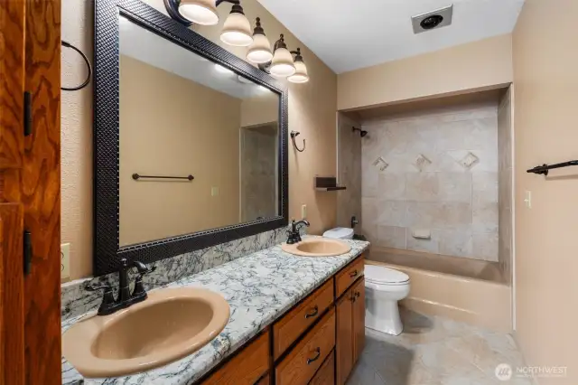Upstairs full bathroom