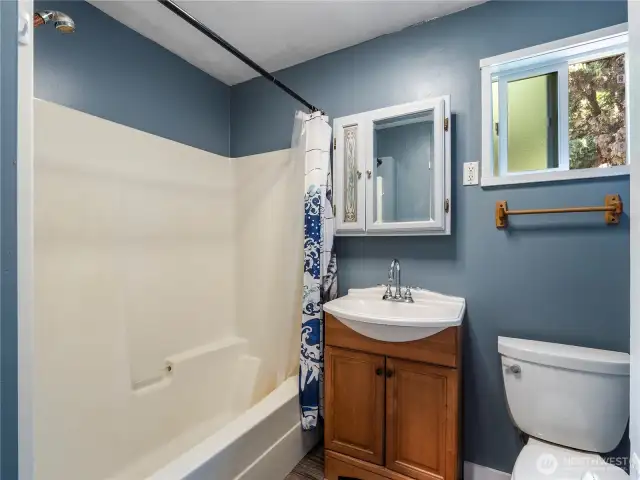 Full Bathroom