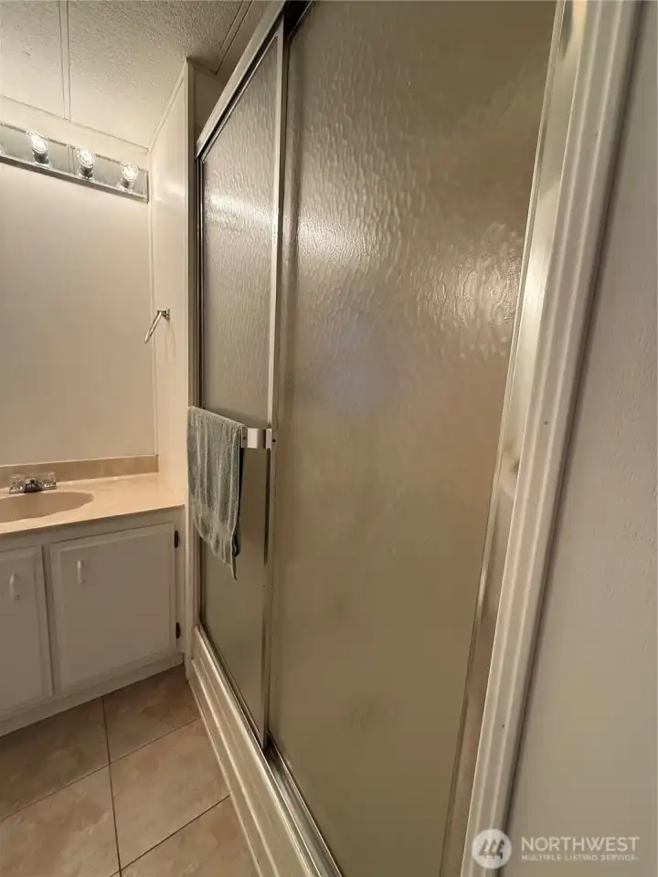 Primary shower