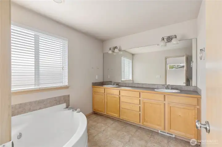 Large roomy ensuite