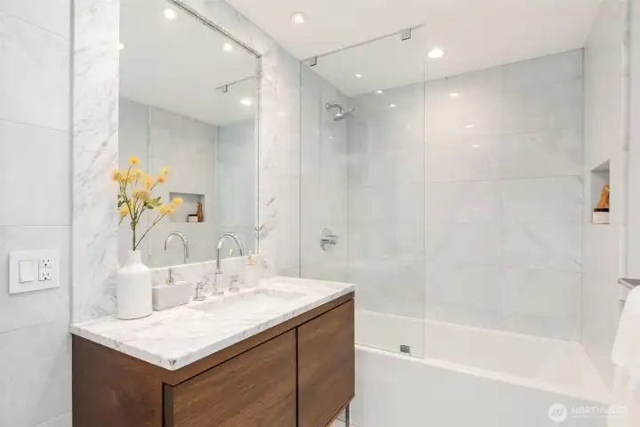 Main floor full bath
