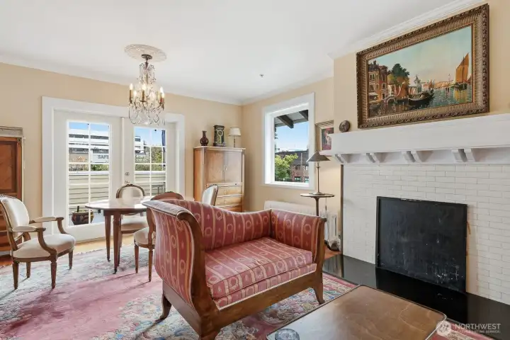 Elegant and bright.   Gas fireplace