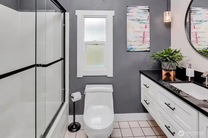 Main floor bathroom, fully remodeled